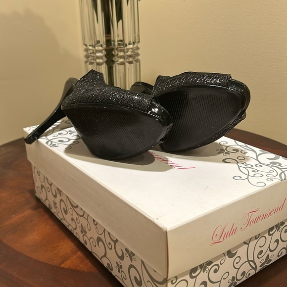 Lulu Townsend Heels - Picture 7 of 7